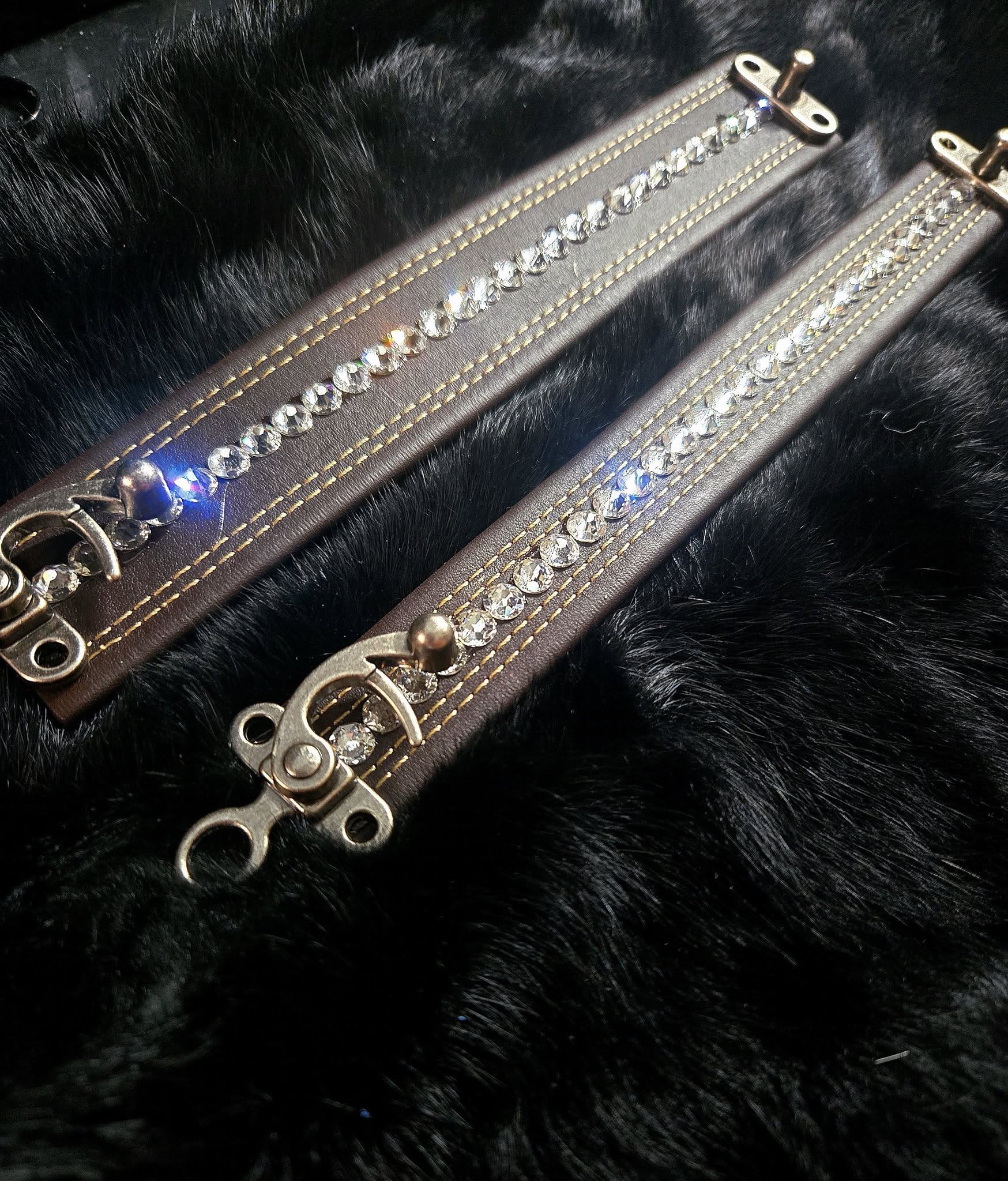 Swarski Crystals Large Swing Claps